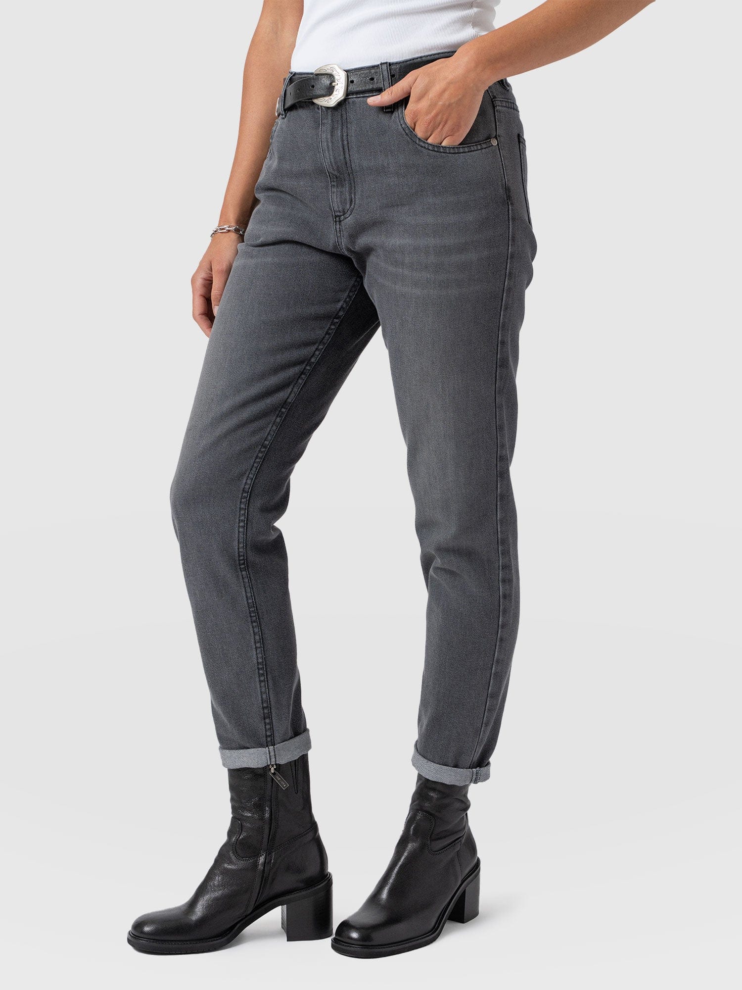 Boyfriend Jeans Black - Women's Jeans | Saint + Sofia® EU